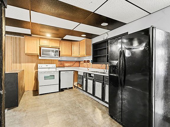 5th image of 1259 E Apple Ave