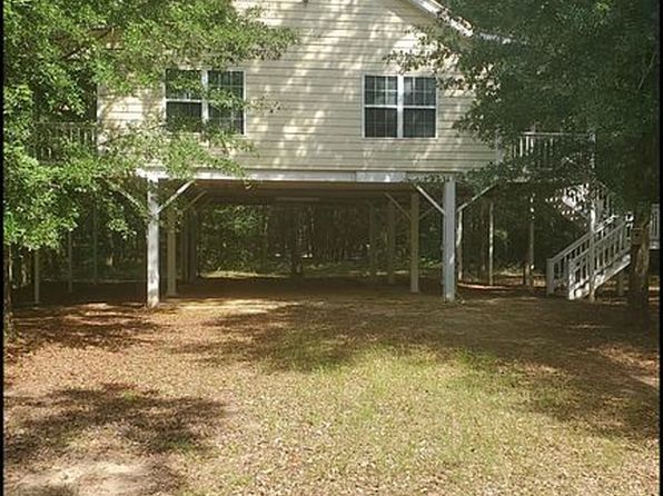 37 Riverside Dr