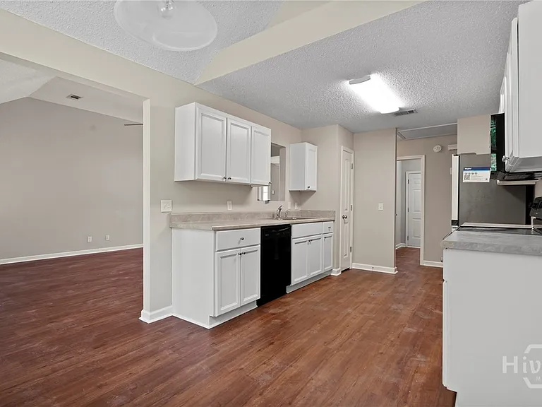 113 Katama Way — Photo 17
