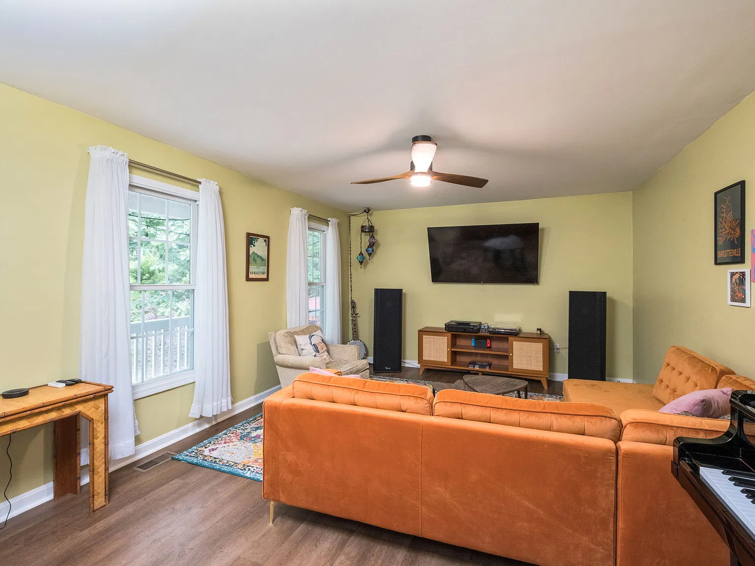 3 bed, 1848 sqft, $2,200 — Photo 3