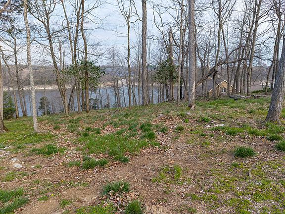 3rd image of 998 Hunter Dr Lot 19
