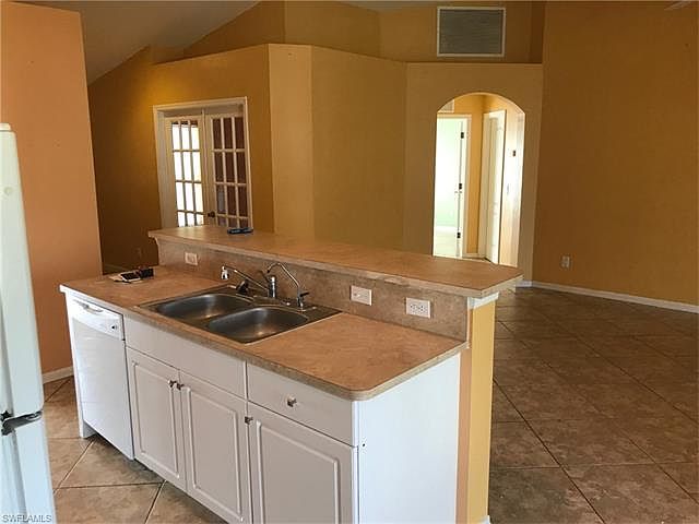 2nd image of 710 Kalamar Dr