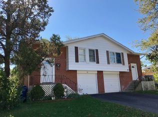 1542 Revere Cir, Schaumburg, IL 60193