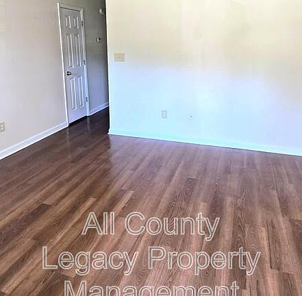 2nd image of 32 Maria Cir