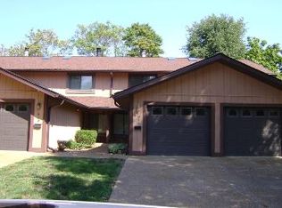 817 Westwood Vlg, Maryville, IL