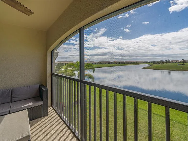 5624 Palmer Cir #203 — Photo 33