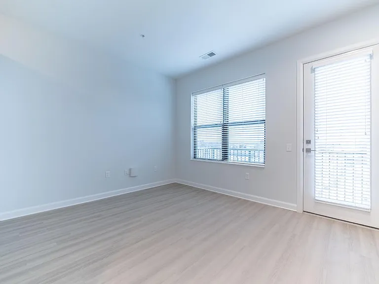 Quinn Apartments — Photo 13