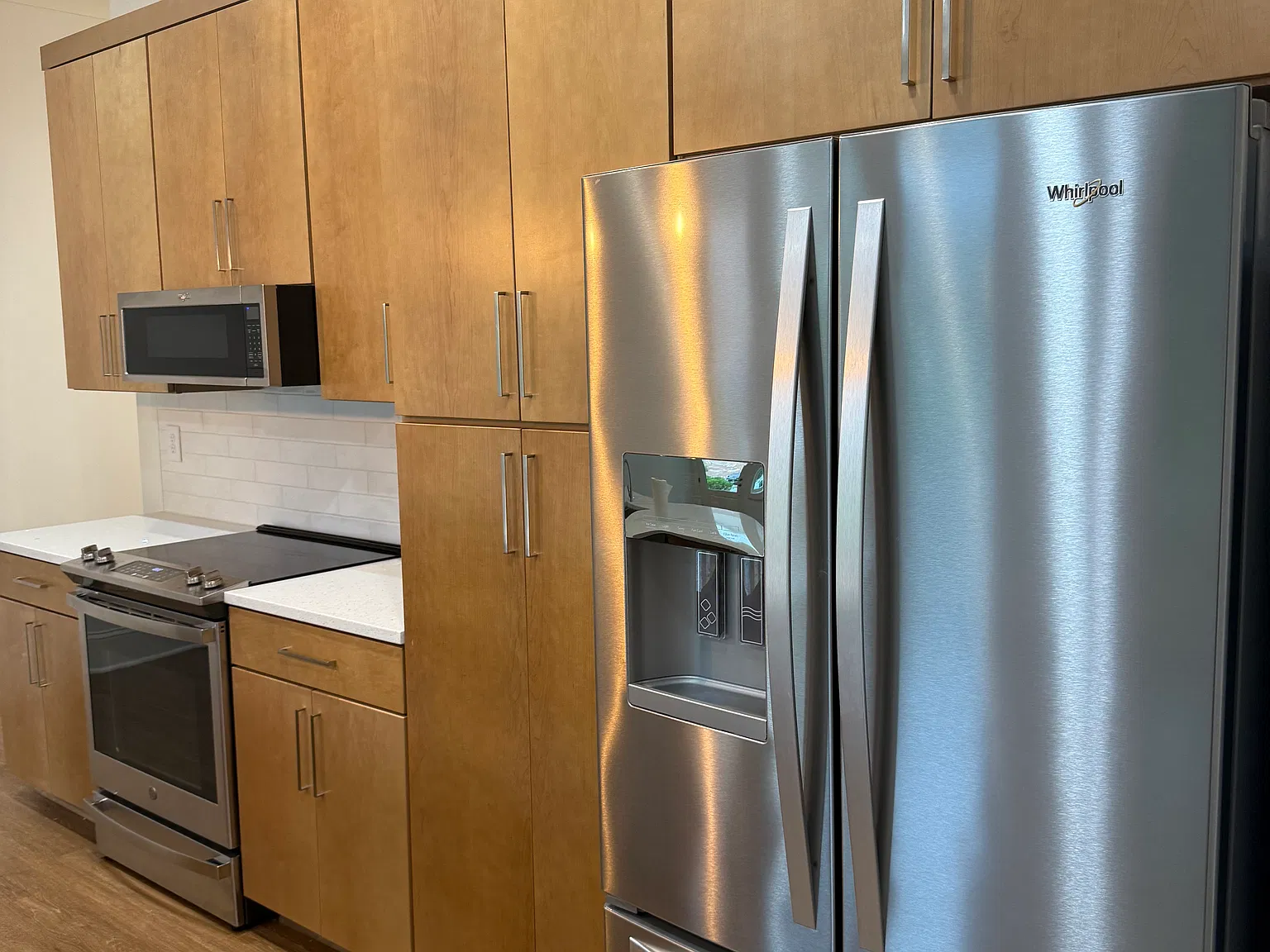 2 bed, 1.5 bath, 1164 sqft, $2,299 — Photo 3
