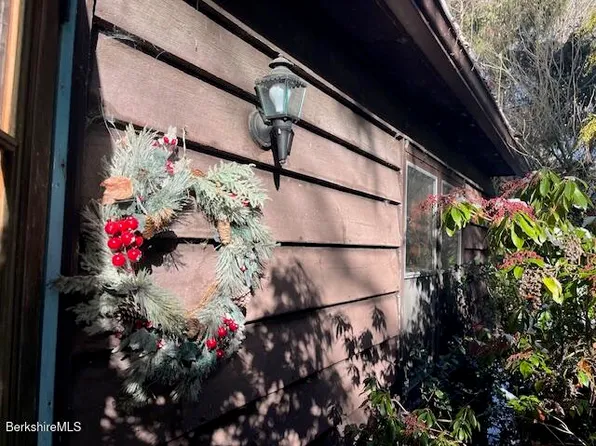 1089 Canaan Southfield Rd, Southfield, MA 01259