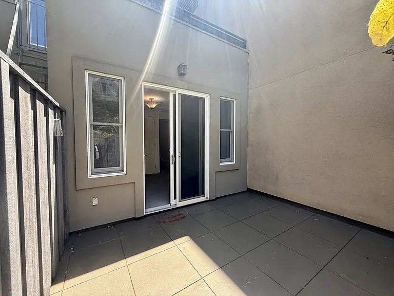 3316 California St #2 — Photo 32