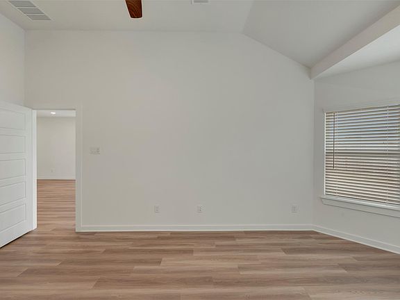 4th image of 1638 Westland Ln
