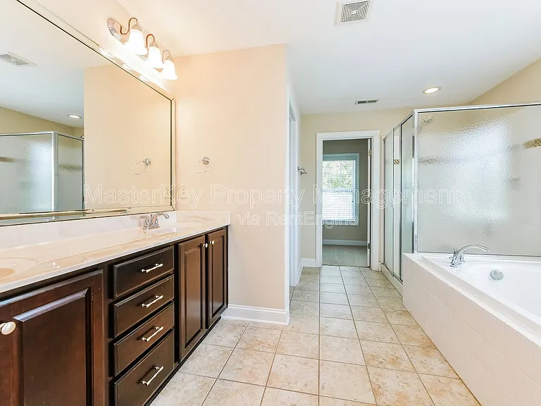 906 Keaton Ridge Ct — Photo 18