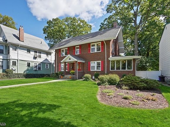 2nd image of 81 Willowdale Ave