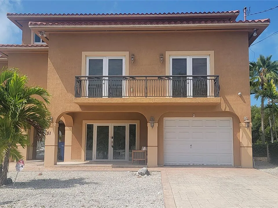 51 W Plaza Del Lago