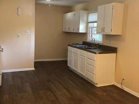 4th image of 1846 Colony Dr