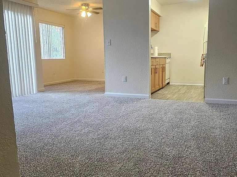 Foxworth Apartments — Photo 73