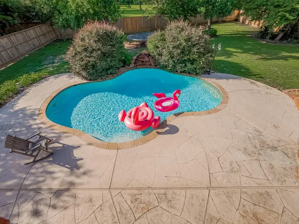 6 Kings Hill Ln, Humble, TX 77346