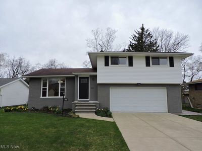 6990 Greenbriar Dr, Parma Heights, OH, 44130