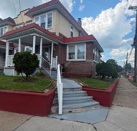 3rd image of 3627 Fremont Ave