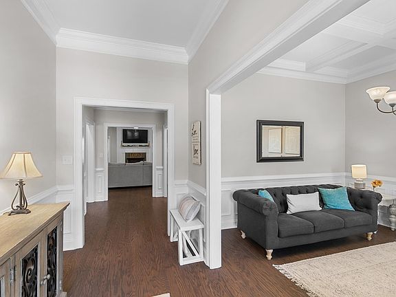 3rd image of 670 Charleston Mills Dr