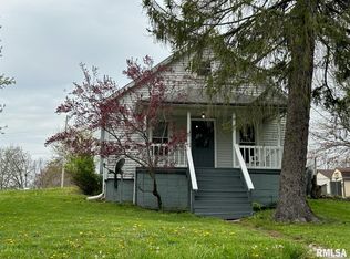 209 1st St, Pawnee, IL 62558