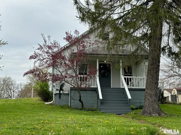 209 1st St, Pawnee, IL 62558