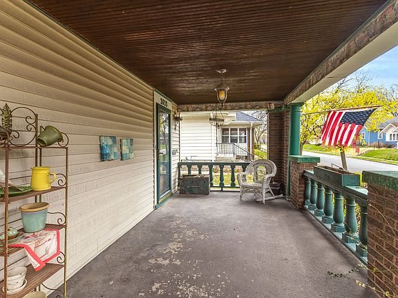 5th image of 2633 Grand Ave