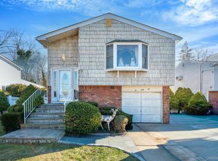 266 Kellum Street, West Babylon, NY 11704