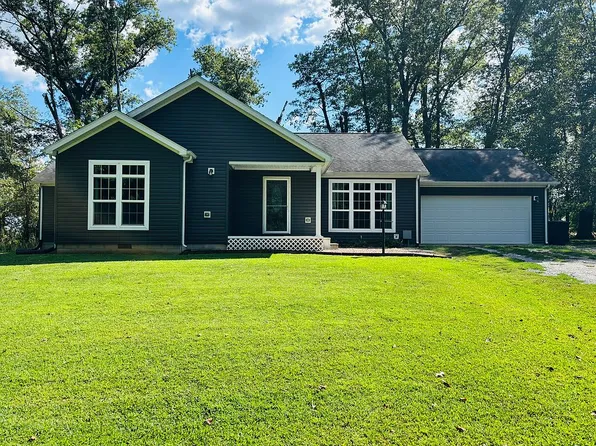1806 County Road 475 N, Fairfield, IL 62837