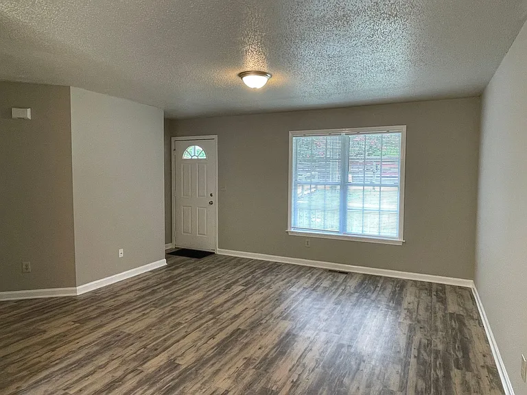 2019 Rath St — Photo 2