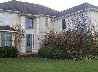 922 Ridgelawn Trl, Batavia, IL 60510