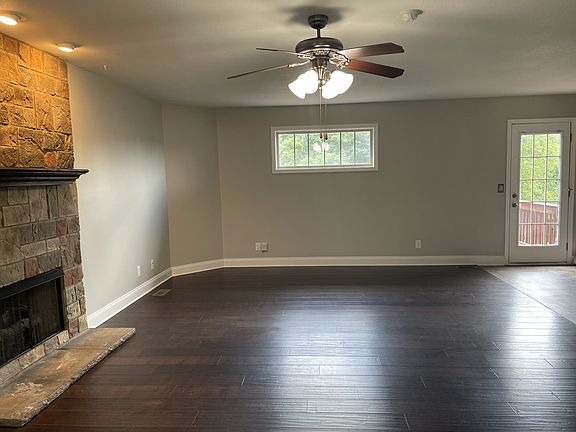5th image of 425 River Heights Dr