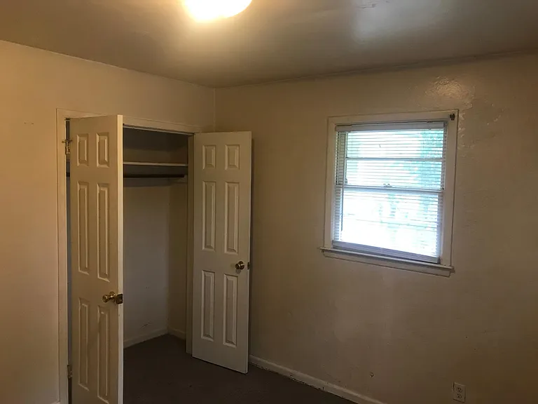 208 Wayne Ave — Photo 2