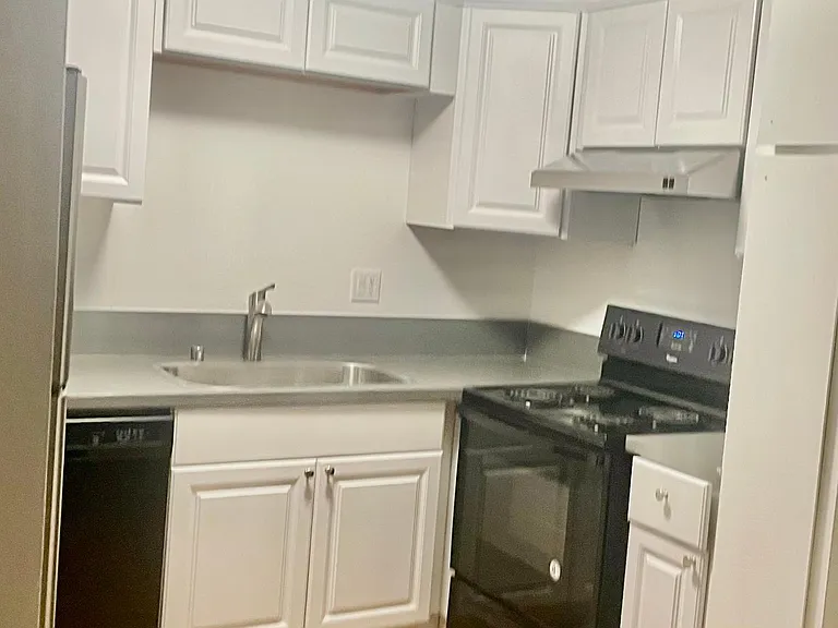 1811 E Grand Ave #86 — Photo 16