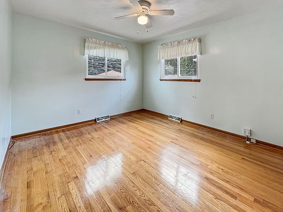 5th image of 875 Buffalo Ave