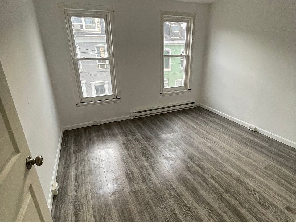 2nd image of 439 Spring Garden St