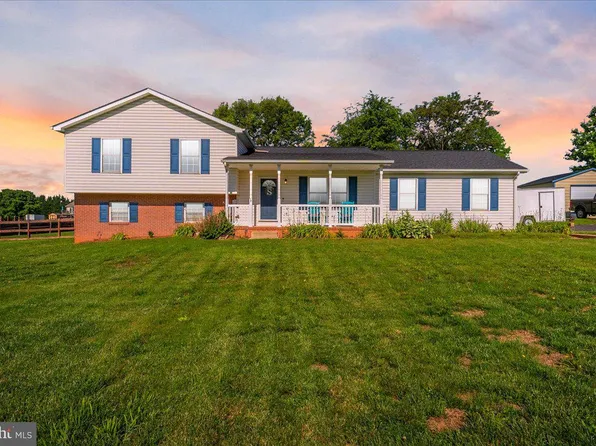 600 Canterbury Dr, Martinsburg, WV 25403
