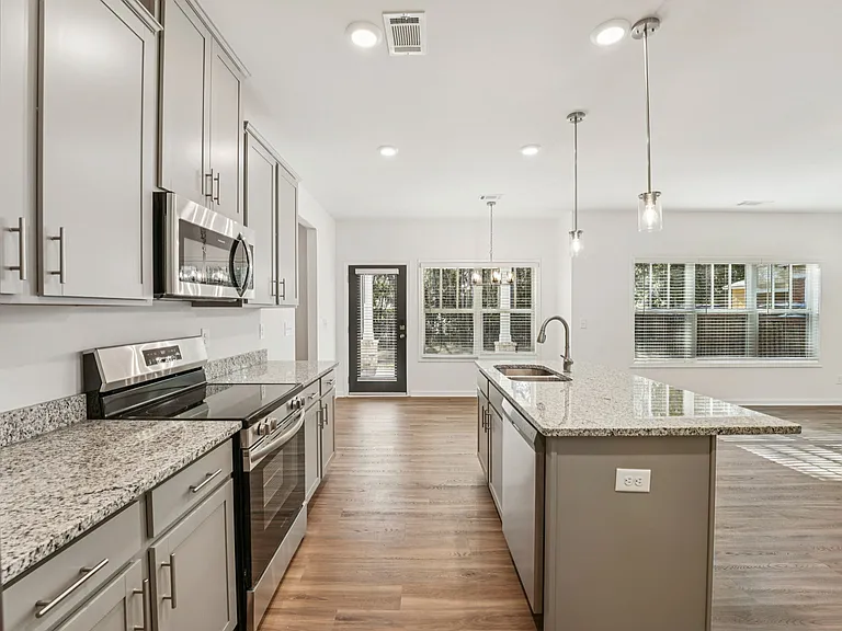 Quinn Residences at Dorchester Place — Photo 69