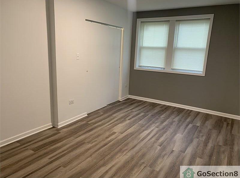 2nd image of 401 Jefferson St APT 1