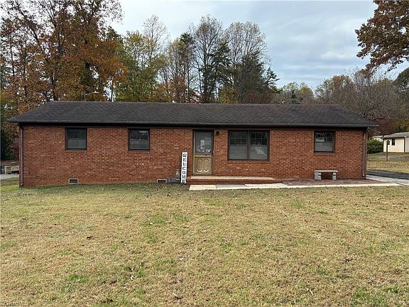 2nd image of 3598 Robindale Dr