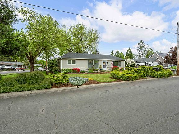 2nd image of 488 W Broccoli St