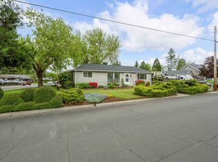 488 W Broccoli St, Roseburg, OR 97471