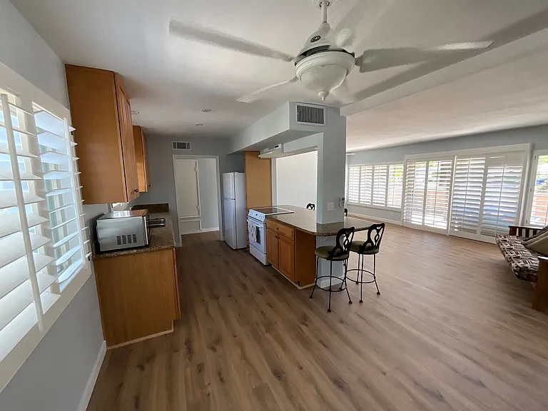 1702 Capri Cir — Photo 8