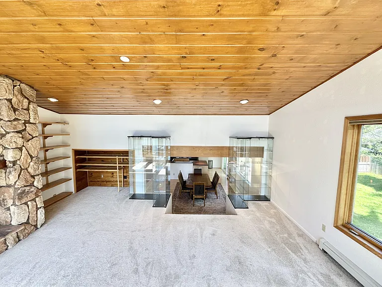 4071 Macinnes St — Photo 11