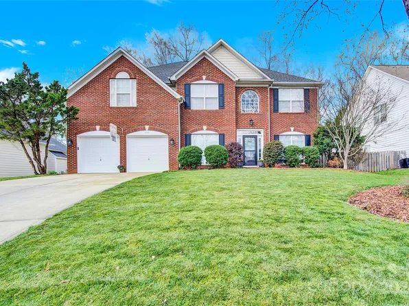 9331 Autumn Applause Dr, Charlotte, NC 28277