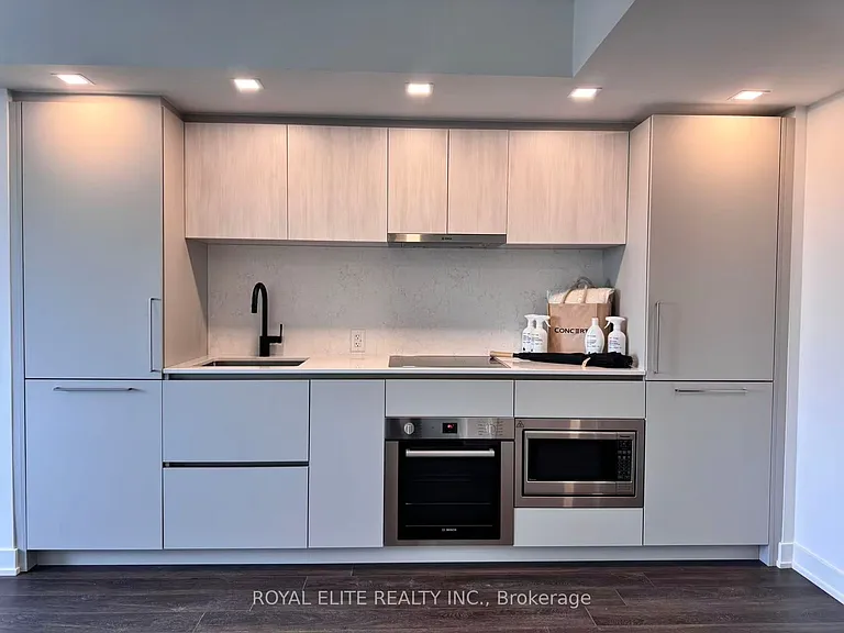 609 Sherbourne St #1108 — Photo 8