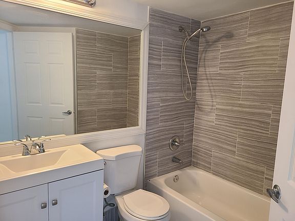 5th image of 9645 NW 1st Ct #1206