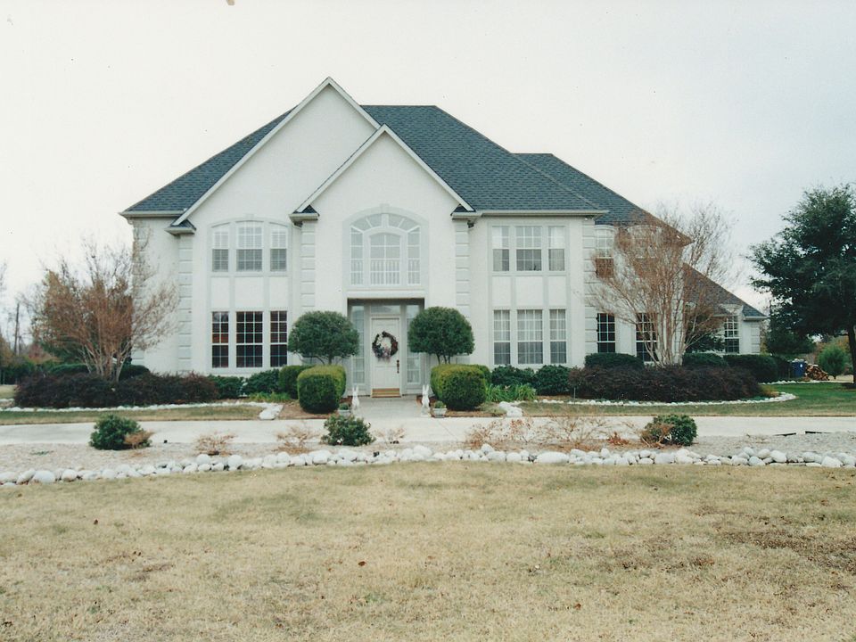 1st image of 5304 Estate Ln
