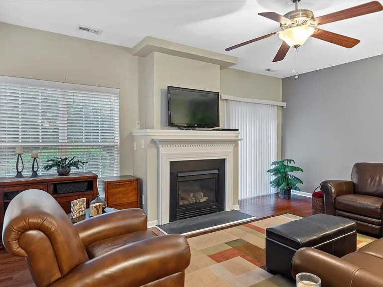 322 Anterbury Dr — Photo 3