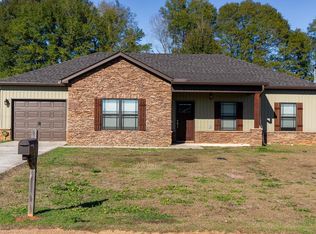 185 Magnolia St, Midland City, AL 36350